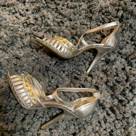 Shoes - Picture 2 of 2